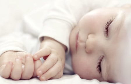 hình ảnh em bé đang ngủ