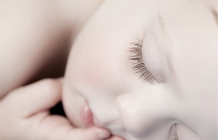 Em bé đang ngủ