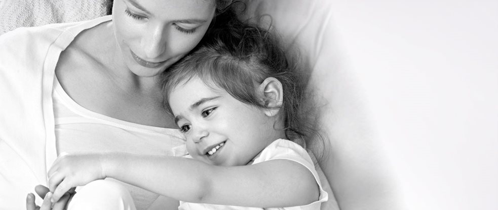 Hình ảnh người mẹ với con của cô ấy