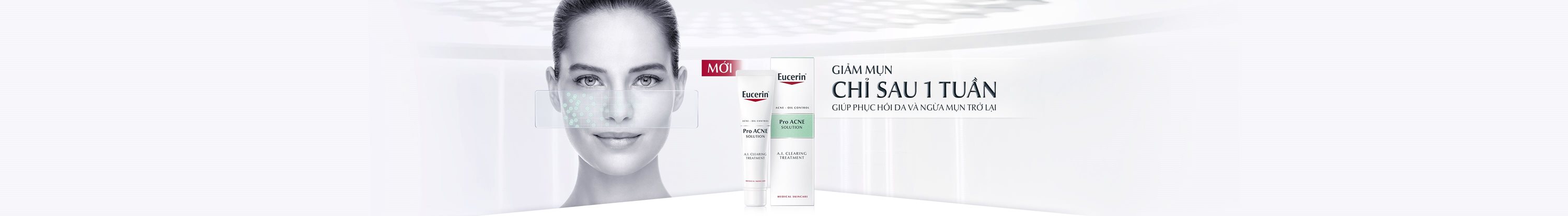 Hình ảnh cô gái có da mặt dễ nổi mụn